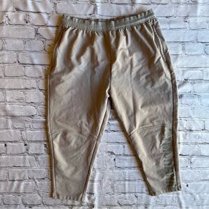 Gymshark Pants Cropped Gray Medium High Rise Sweatpants Womens Logos Gym Workout